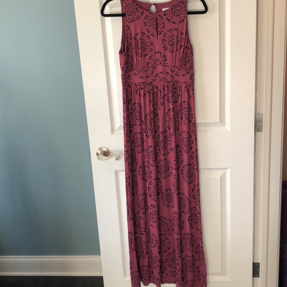 Maxi dress with medallion pattern